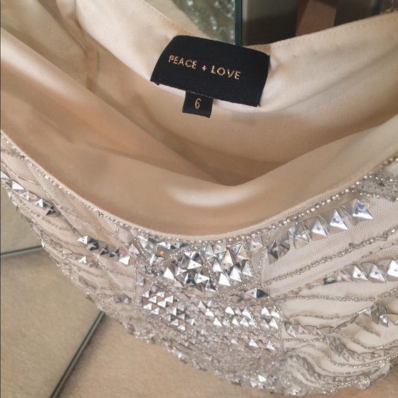 Studded V Shape Mini Skirt With Side Zipper Size 6 - Picture 8 of 8